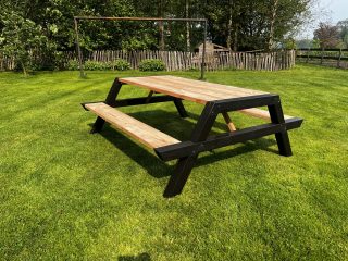 robuuste picknicktafel valk